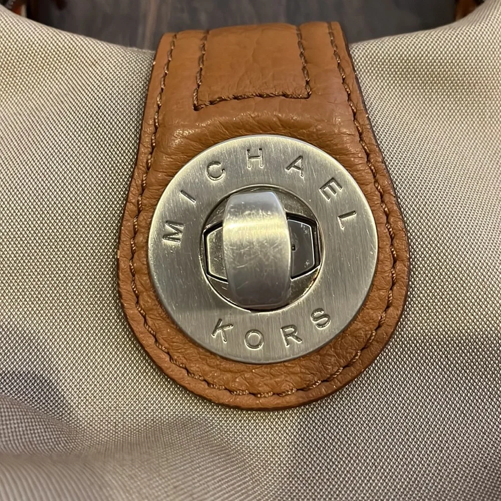 Michael Kors - vintage neutral shoulder bag/excellent condition - Picture 3 of 10